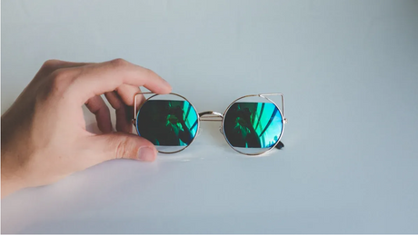 What mirror coating on sunglasses does.png