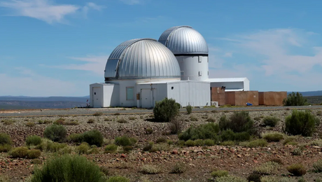 Understanding Off-Axis Parabolic Mirrors in Modern Optics.png