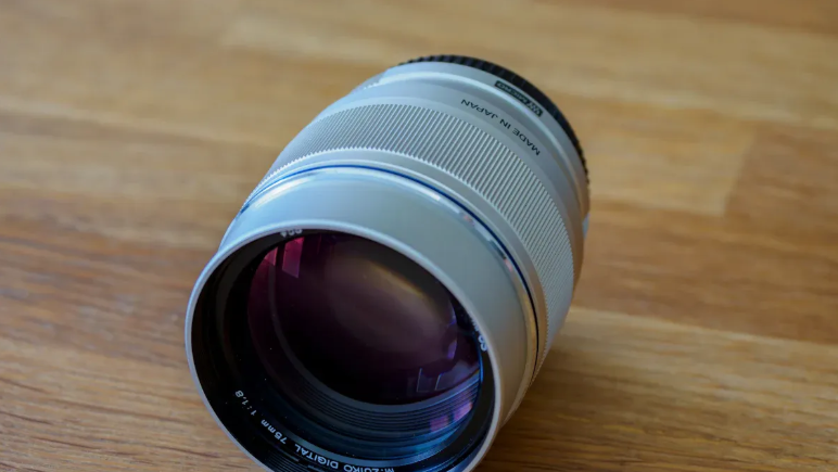 Optical Microscopy and Diffraction Limit