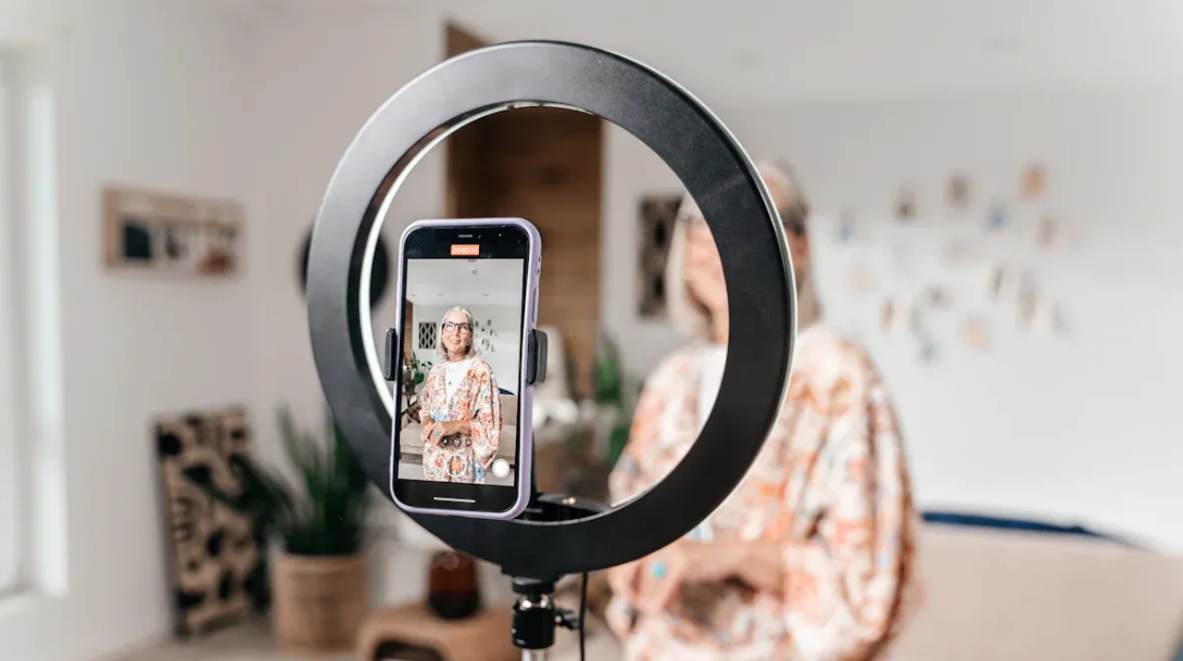 Smart Mirrors and AI Integration
